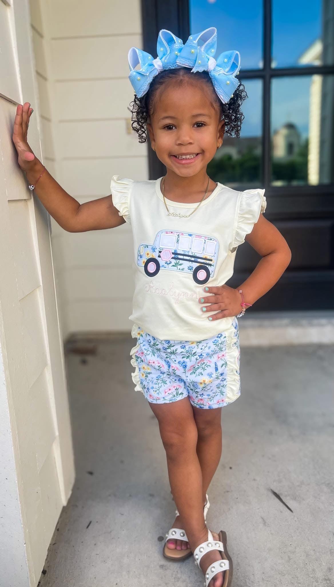 WHEELS ON THE BUS GIRL SHORT SET