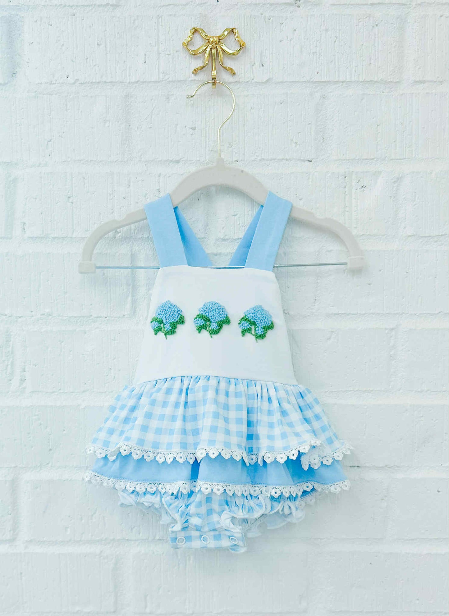 FRENCH KNOT HYDRANGEAS GIRL BUBBLE