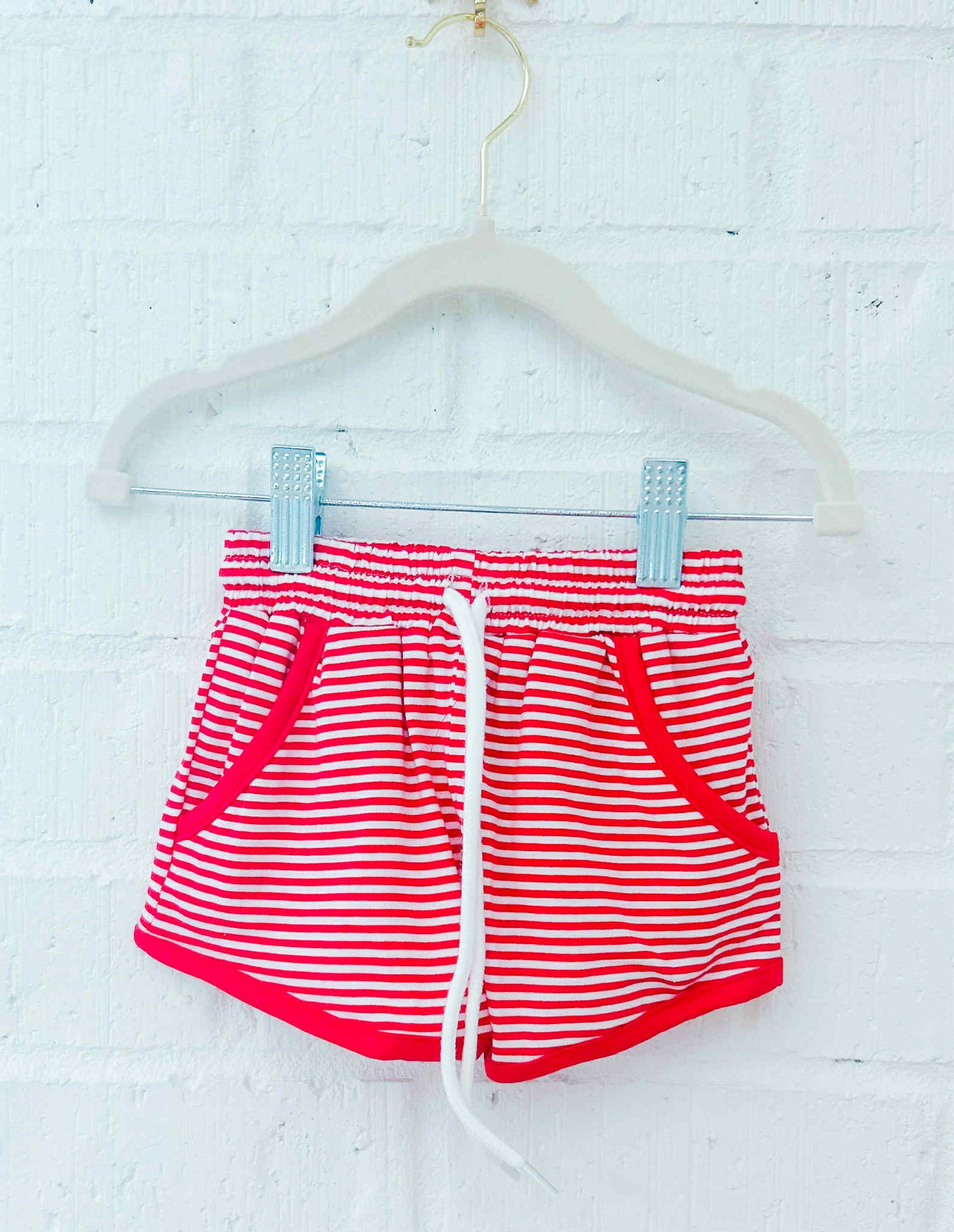 BOYS RED STRIPE KNIT SHORTIES