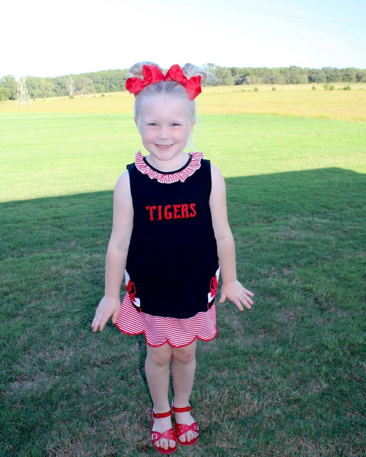 GIRL BLACK AND RED 'BEARS' SKORT SET