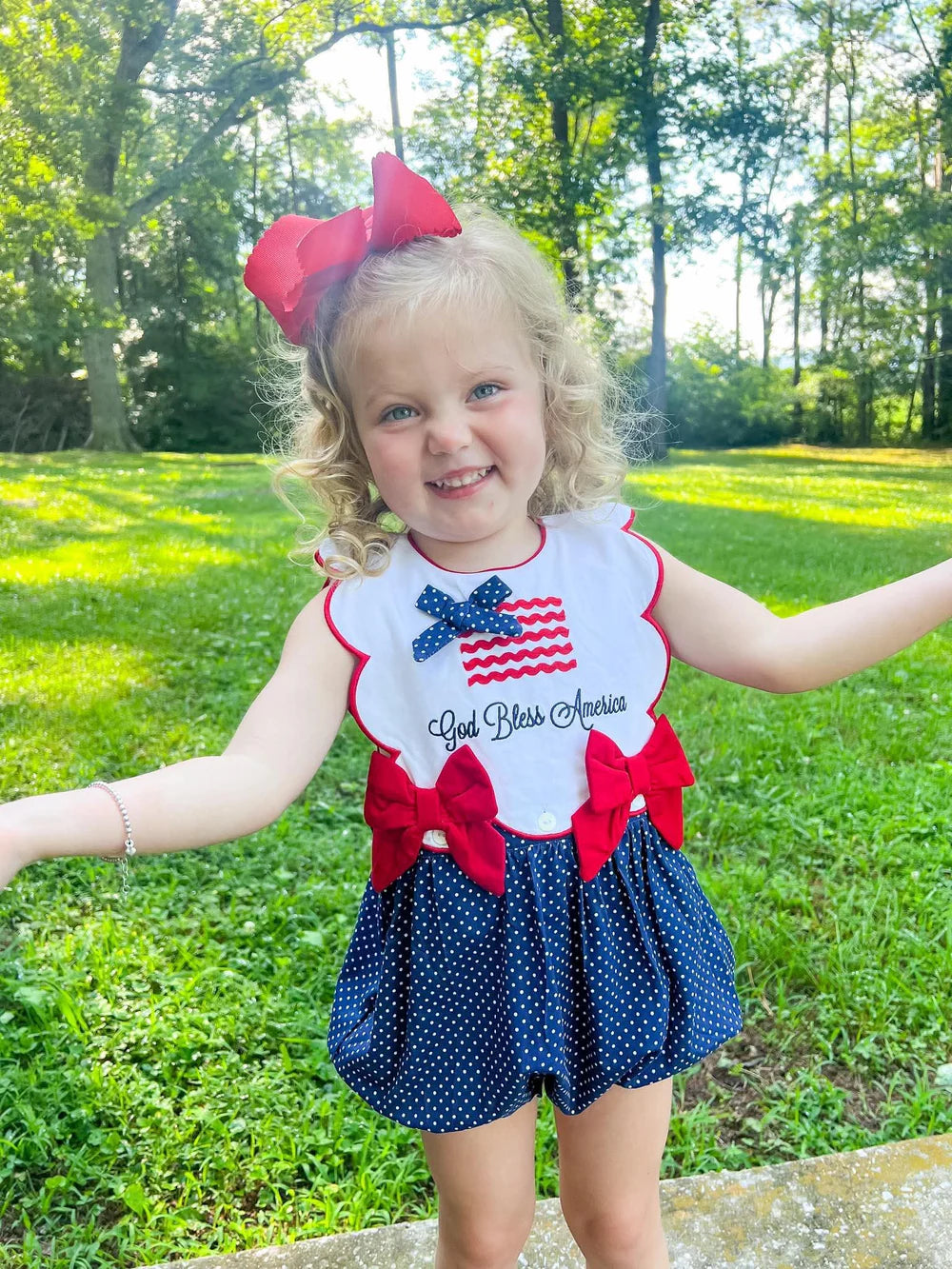 GIRLS GOD BLESS AMERICA BUBBLE