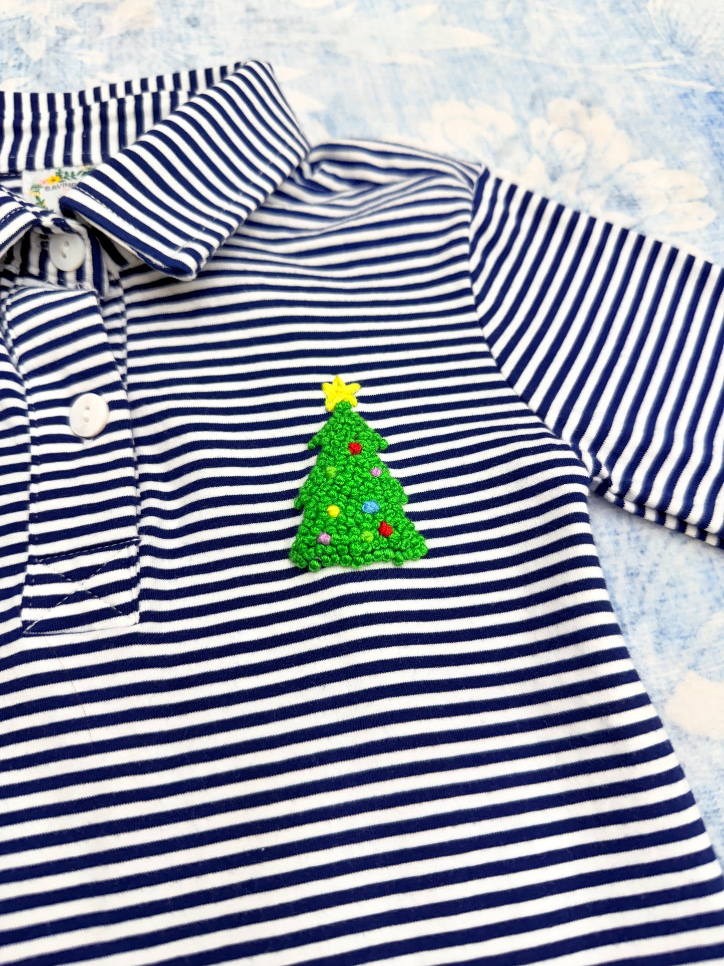 BOY CHRISTMAS TREE FRENCH KNOT POLO