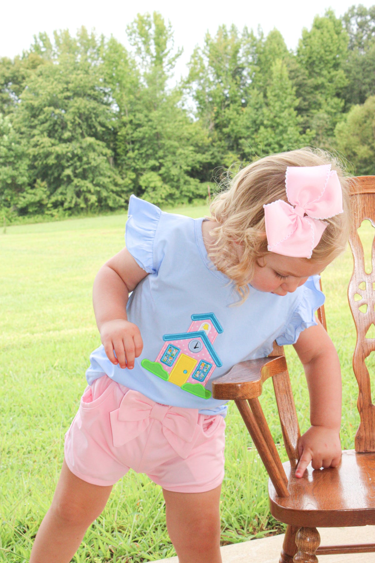 GIRL SCHOOLHOUSE APPLIQUE SHIRT