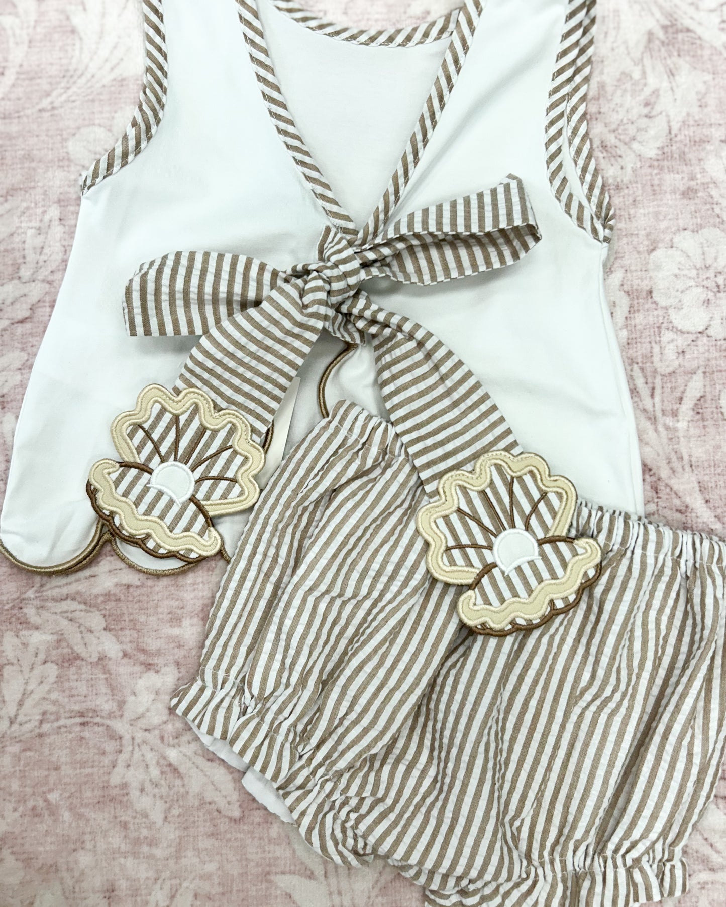 GIRL SEERSUCKER SHELLS BLOOMER SET
