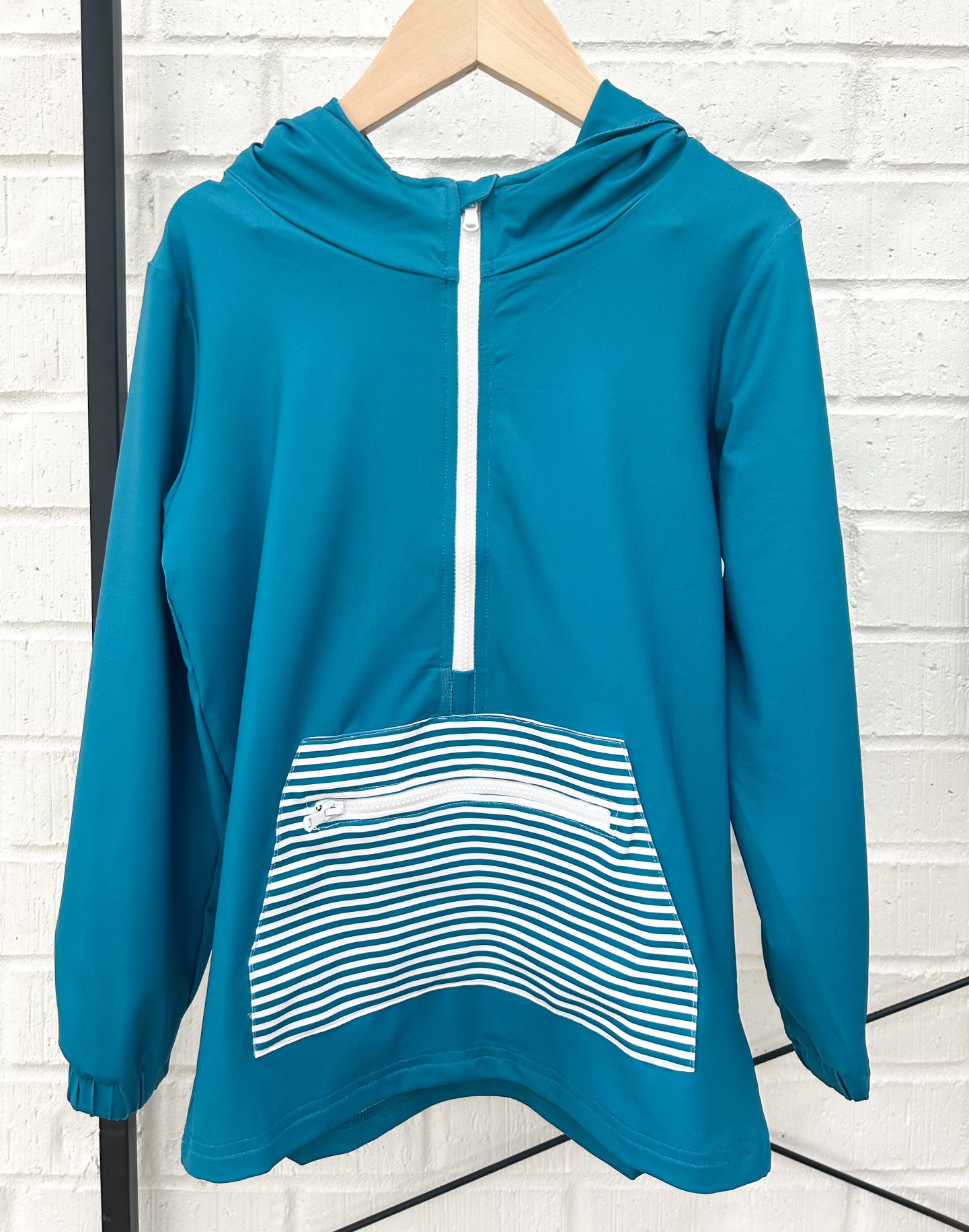 KNIT PULLOVERS BLUE STRIPES