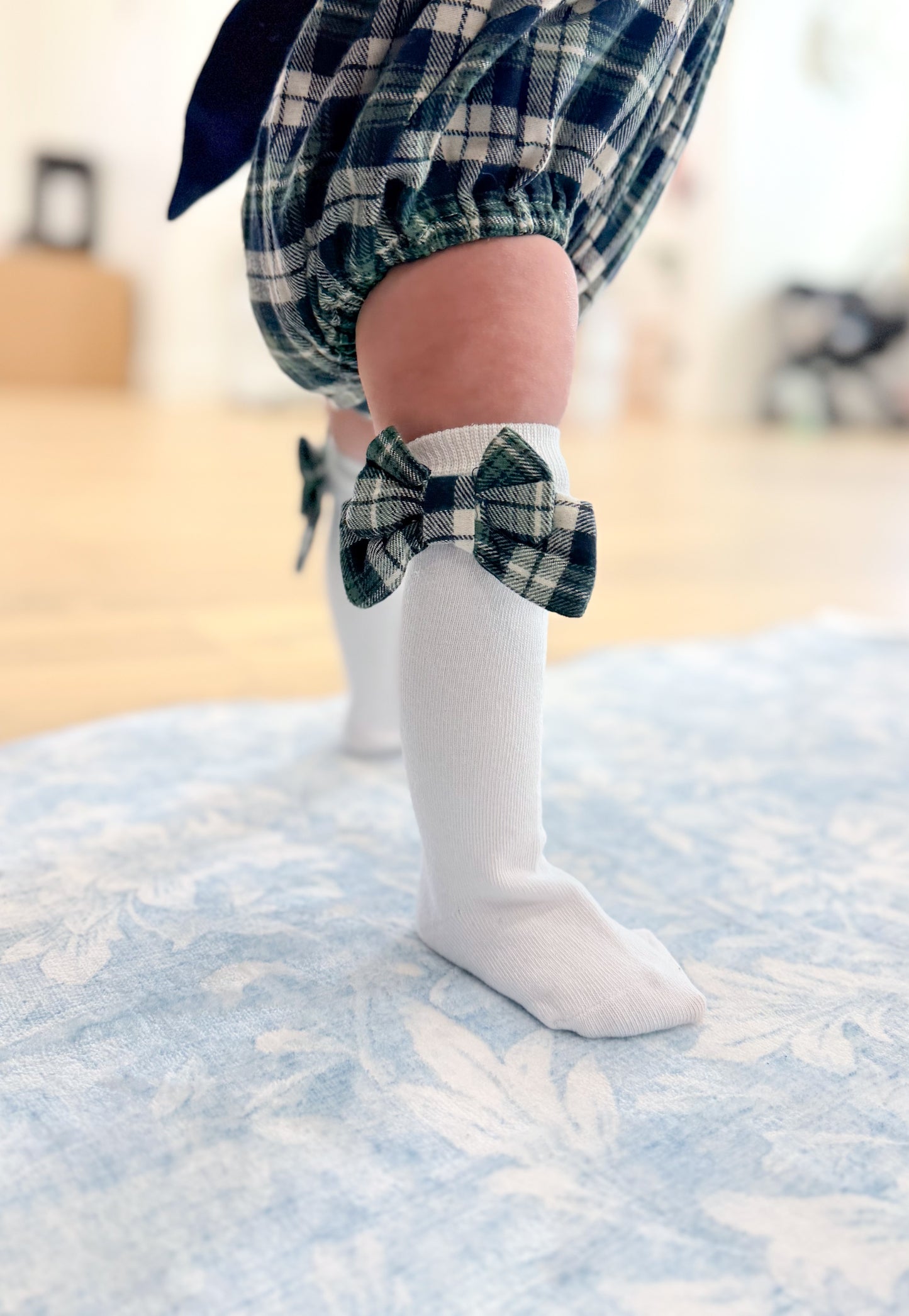CLASSIC PLAID GIRL SOCKS