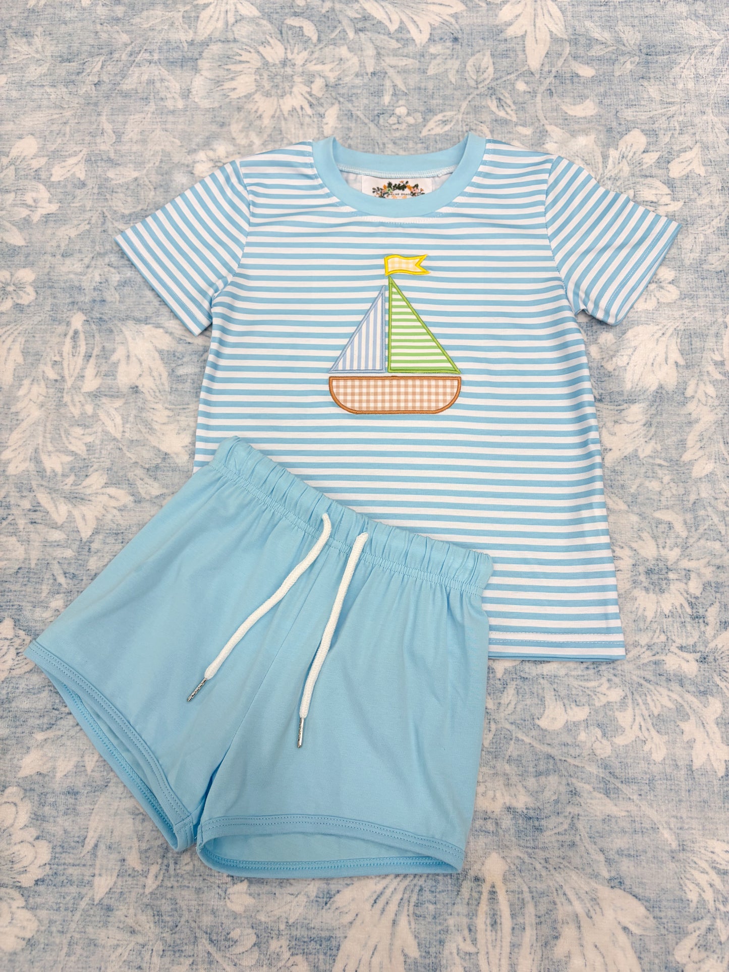 BOY SAILBOAT APPLIQUE SHORT SET
