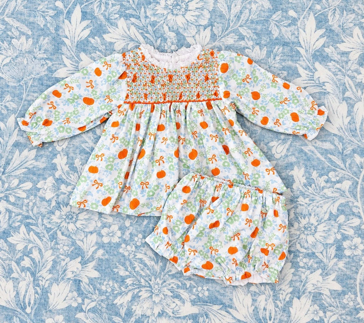 GIRL PUMPKINS & PEARLS BLOOMER SET