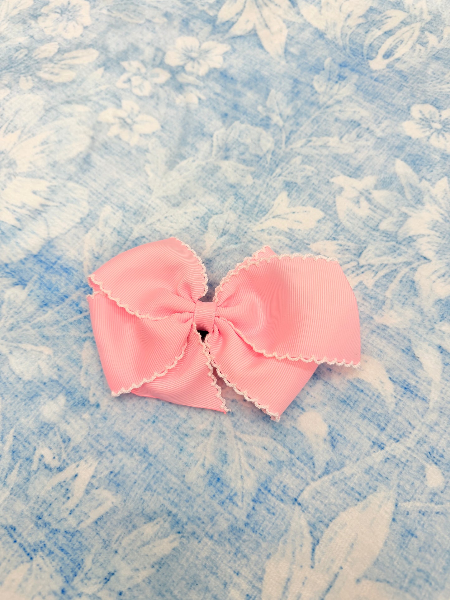 PINK & WHITE MOONSTITCH HAIR BOW