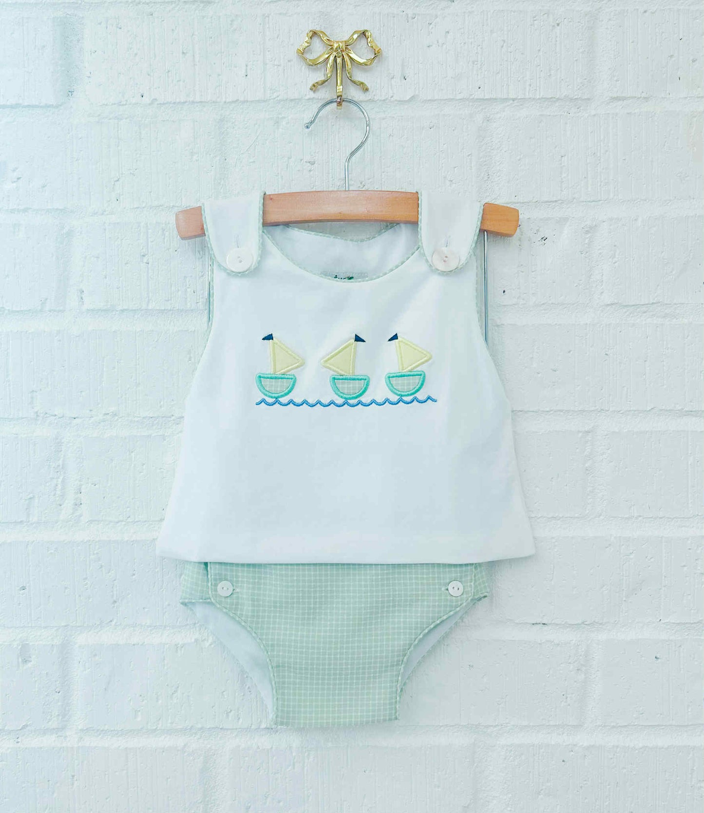 APPLIQUE SAILBOATS DIAPER SET